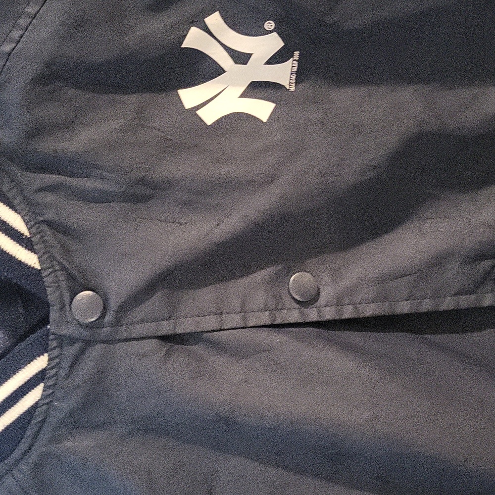 VINTAGE NAVY BLUE SATIN NEW YORK YANKEES REVERSIBLE TRACK JACKET🗽 - Picture 6 of 7